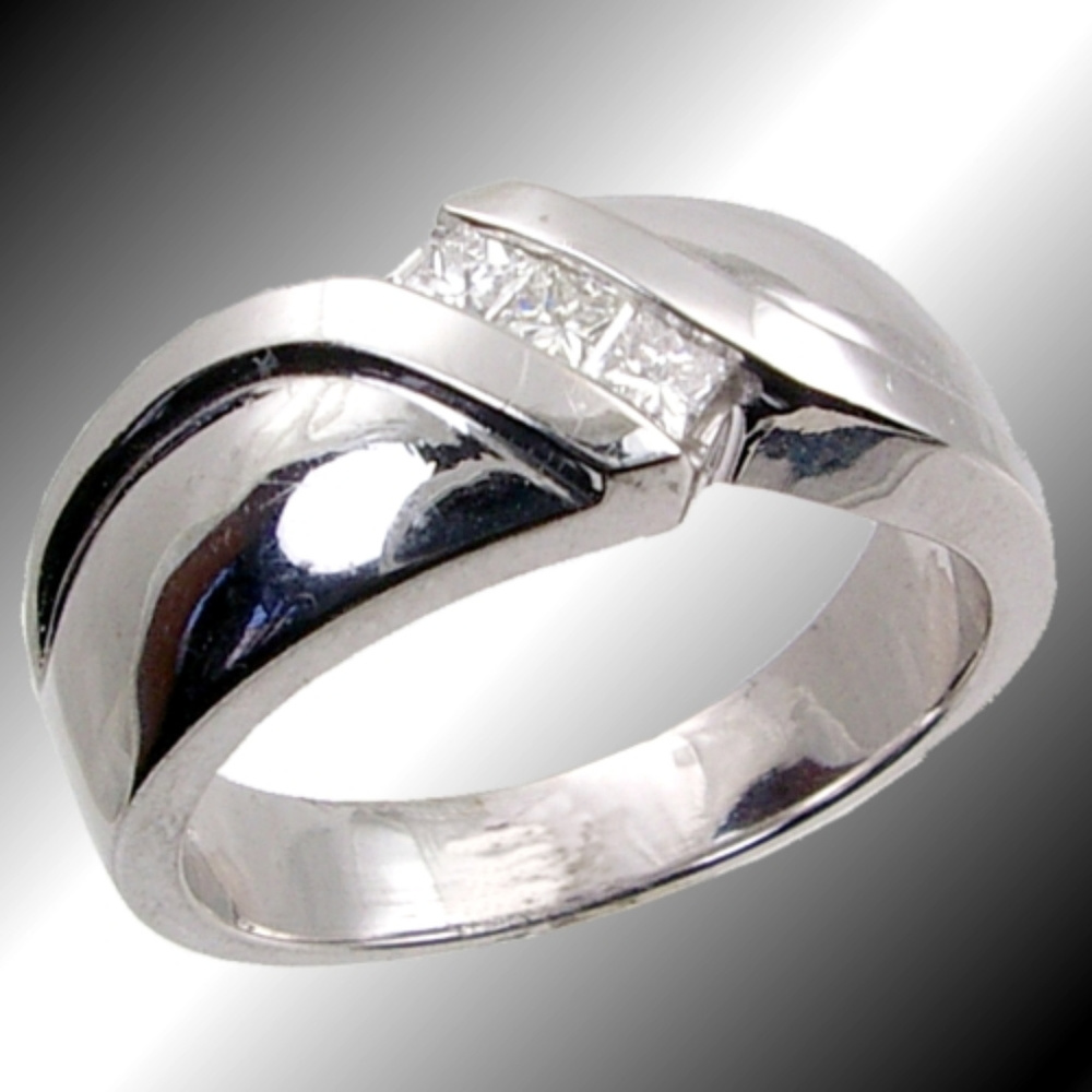 Channel Set P/C Diamond Men's Ring .27TDW 18KT